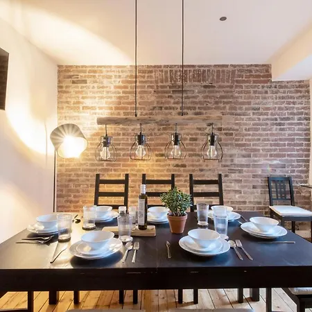 Cozy ° 7 Beds ° 3 Bed شقة كليفي