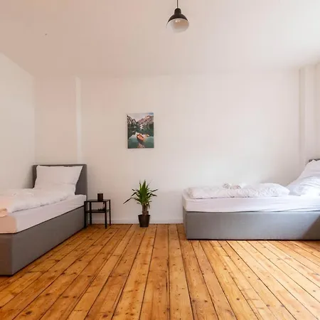 Daire Worker Apartment In Kleve - 3 Bedrooms - 7 Beds *