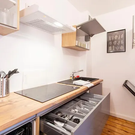 Daire Worker Apartment In Kleve - 3 Bedrooms - 7 Beds