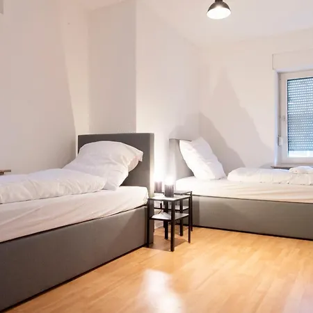 Daire Worker Apartment In Kleve - 3 Bedrooms - 7 Beds