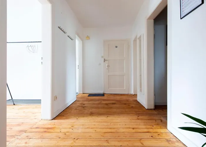 Cozy ° 7 Beds ° 3 Bed Apartment *